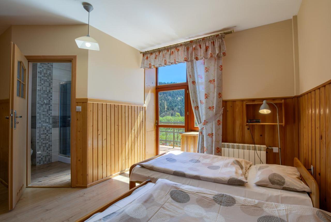 Bed and Breakfast Schronisko Pttk Trzy Korony Сромовце-Нижне Экстерьер фото