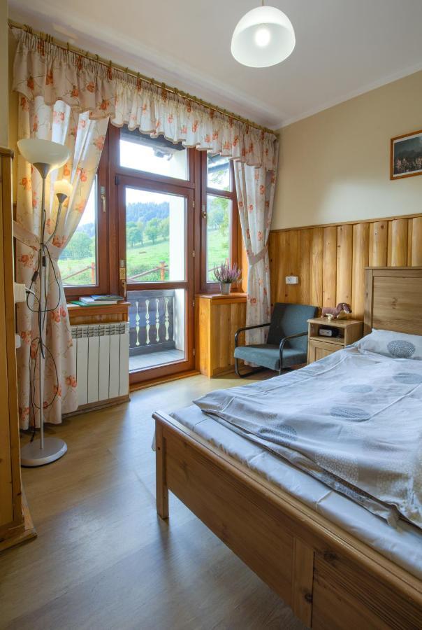 Bed and Breakfast Schronisko Pttk Trzy Korony Сромовце-Нижне Экстерьер фото