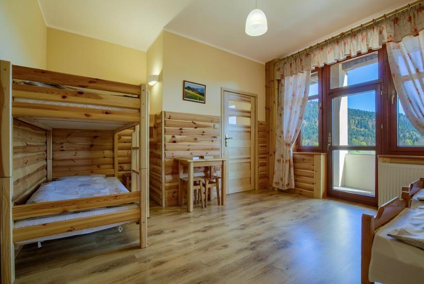 Bed and Breakfast Schronisko Pttk Trzy Korony Сромовце-Нижне Экстерьер фото
