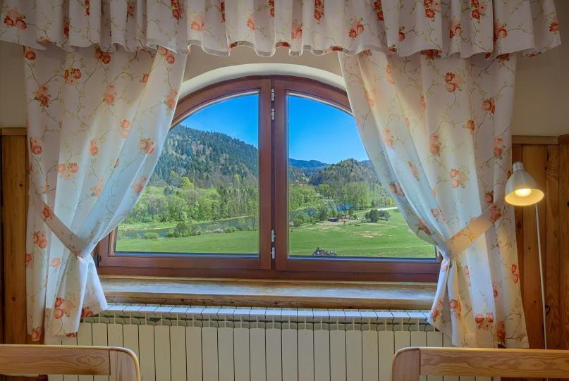 Bed and Breakfast Schronisko Pttk Trzy Korony Сромовце-Нижне Экстерьер фото